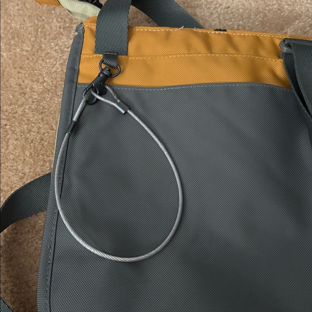 Great condition Sherpani Crossbody for sale! - Picture 6 of 6